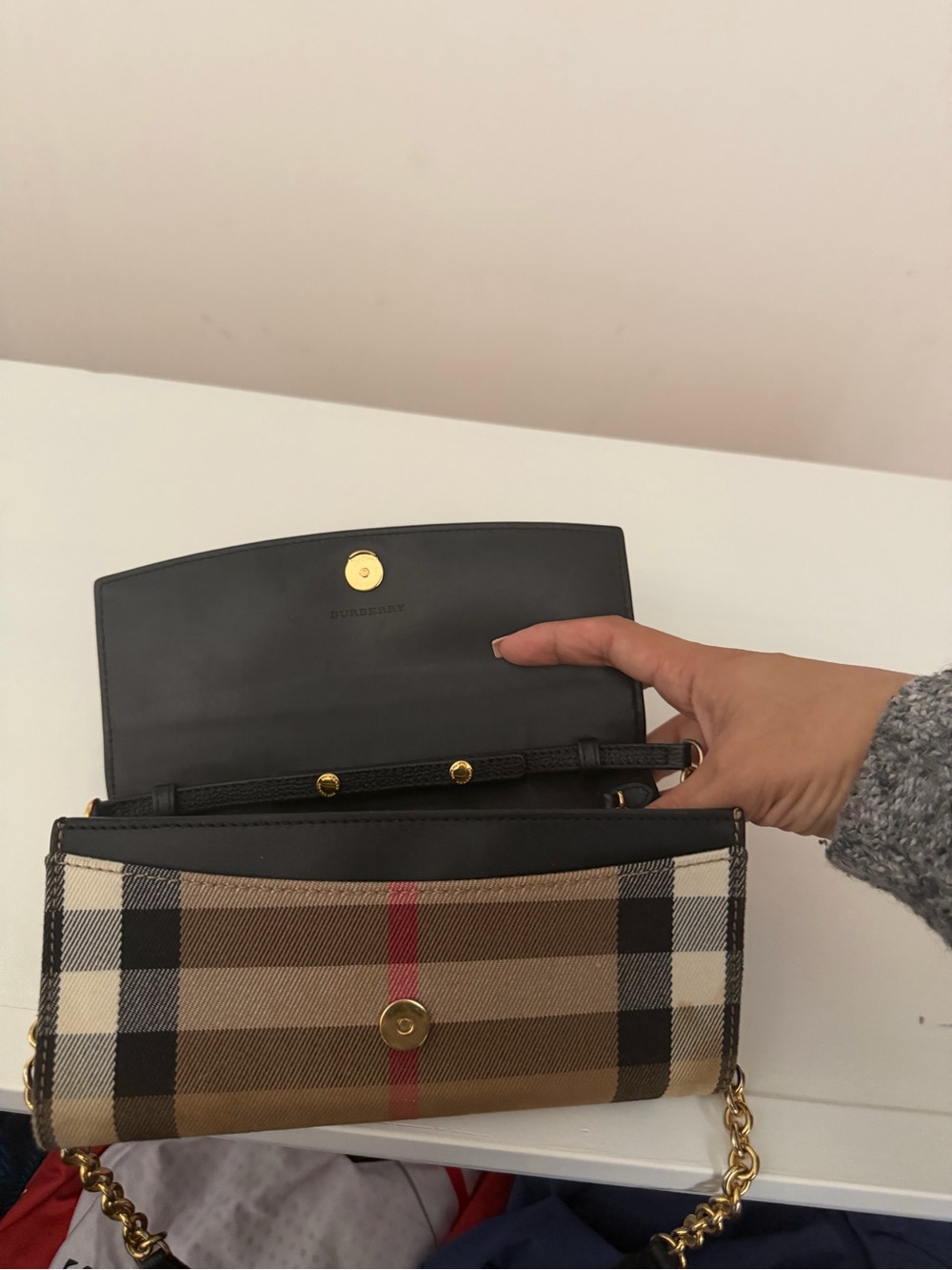 Burberry Black Leather & Vintage Haymarket Check Compact Crossbody - Picture 4 of 4